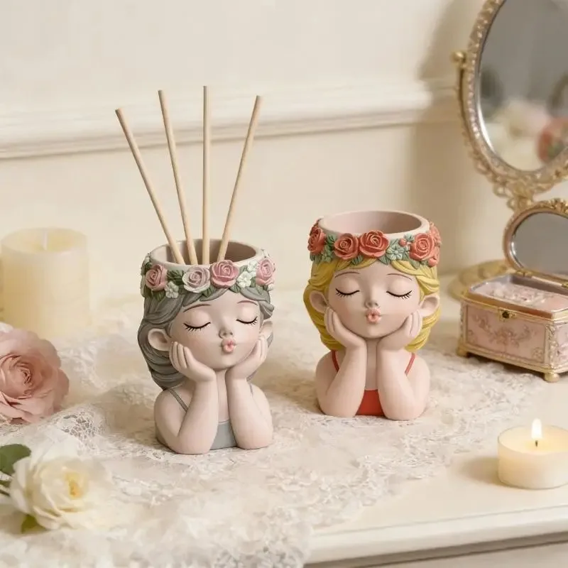 Pouting Girl With Flower Crown - đánh giá và giá Potsticker Mold
